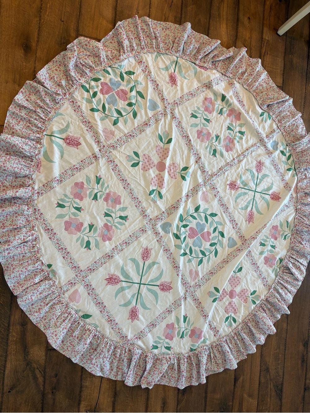 Floral vintage round tablecloth